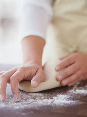 How to knead the dough for soba