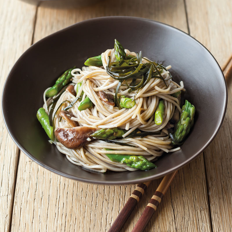 http://blog.williams-sonoma.com/wp-content/uploads/2015/03/APR_6_Soba-Noodles-with-Asparagus-Shiitake-and-Wakame.jpg