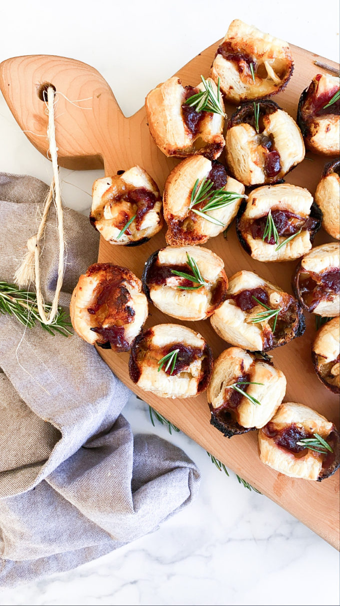Baked-Brie-and-Cranberry-Relish-Bites