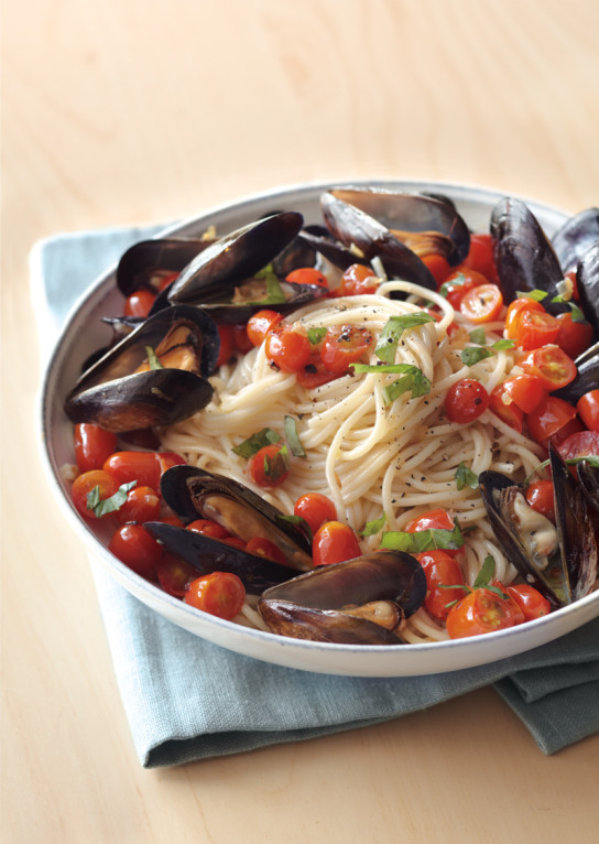 Spaghetti and Mussels with Tomatoes and Basil
