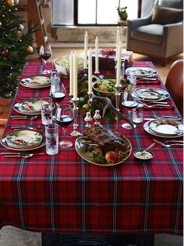 How to set a holiday table