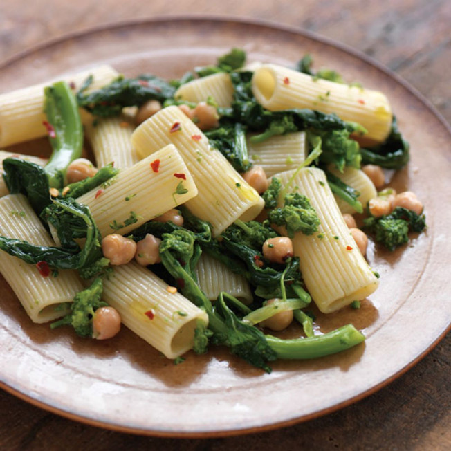 Rigatoni with Broccoli Rabe and Chickpeas