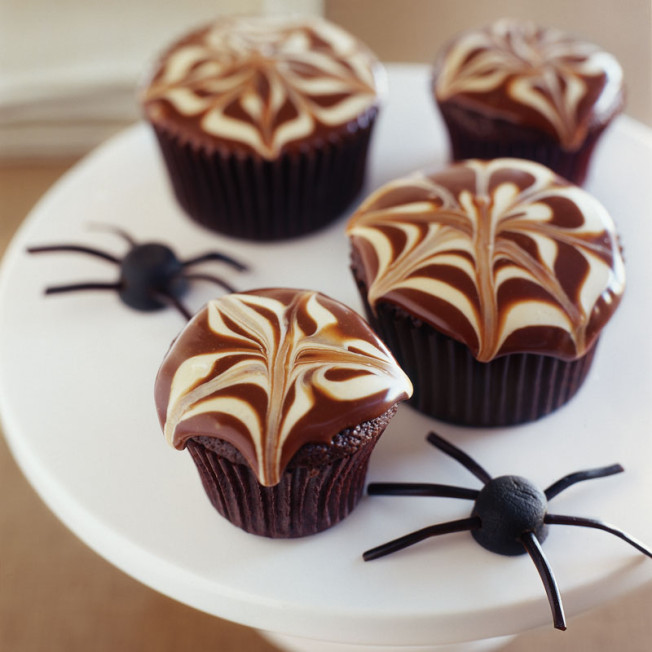Creepy Crawler Halloween Cupcakes