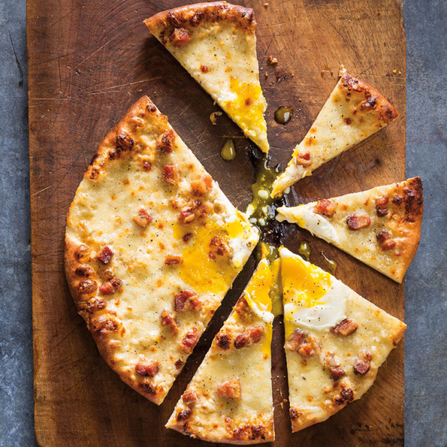 Carbonara Pizza with Pancetta and Egg