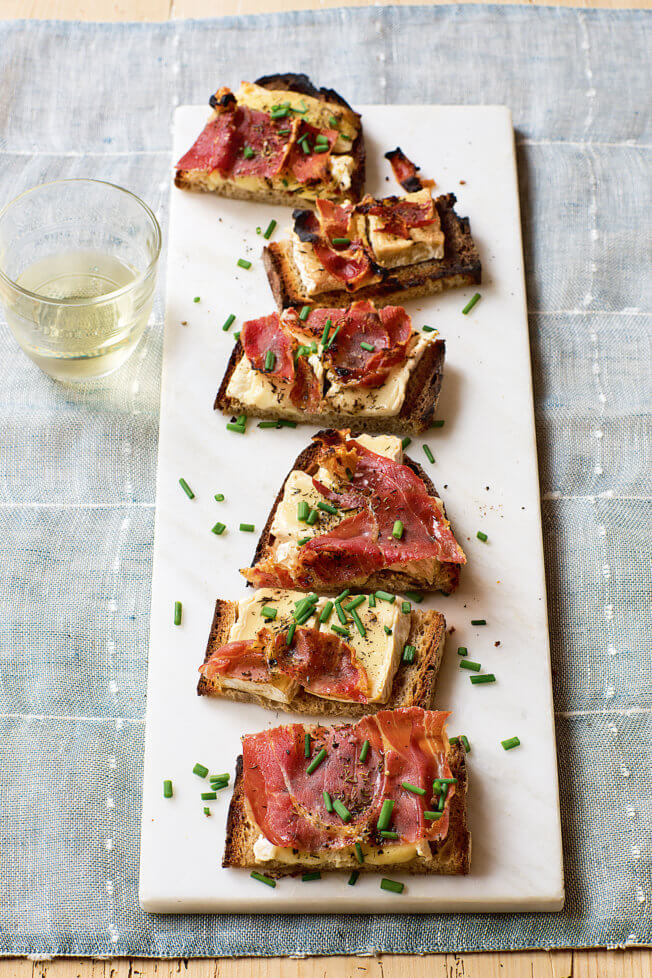 Camembert Proscuitto Tartines