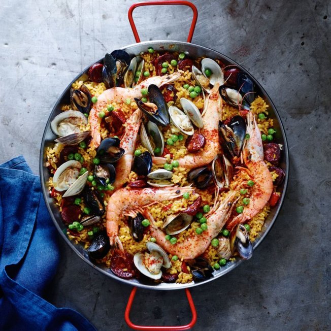 spanish-paella-with-chorizo-and-seafood