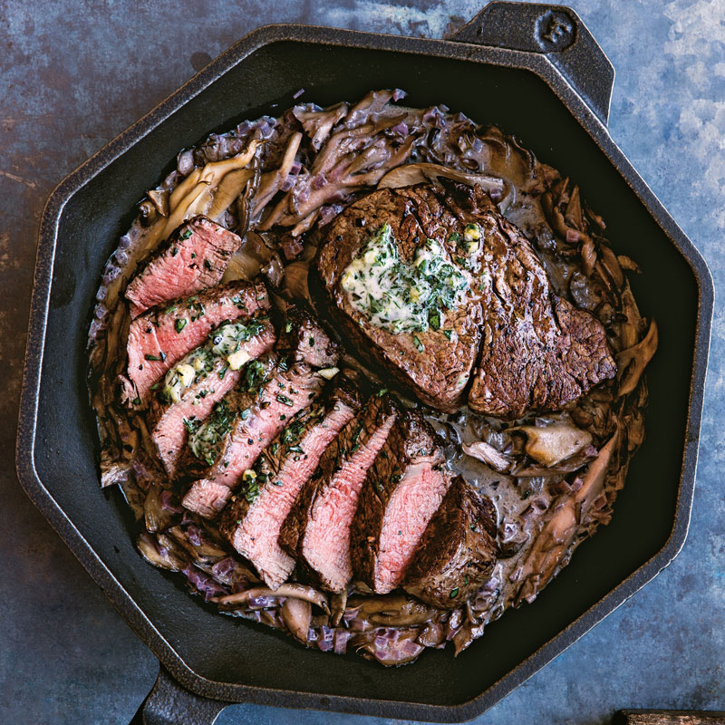 Steak with Red Wine and Mushroom Pan Sauce