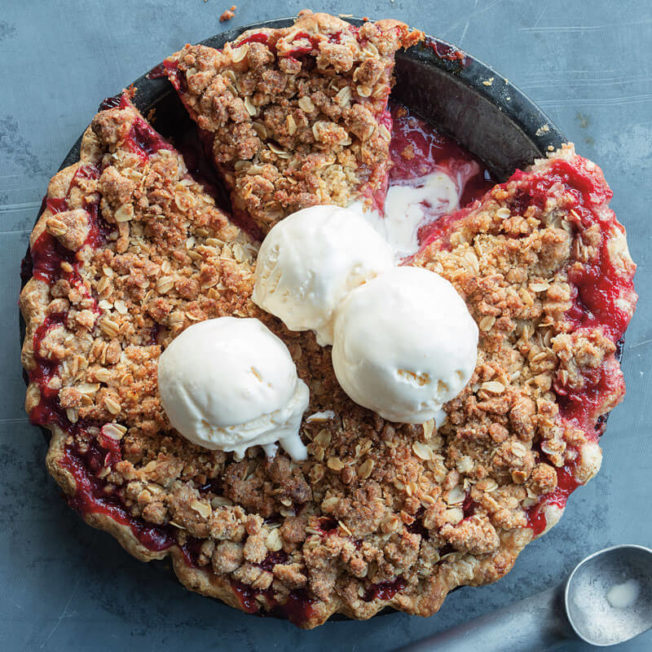 Strawberry-Rhubarb Crumble Pie