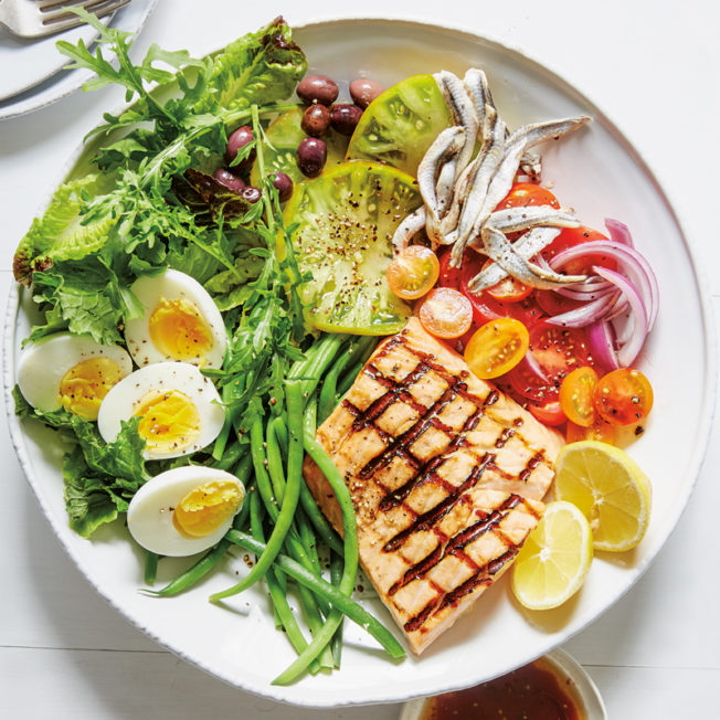 Salade Niçoise with Grilled Salmon